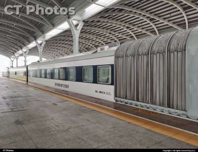 999318