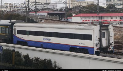 999304