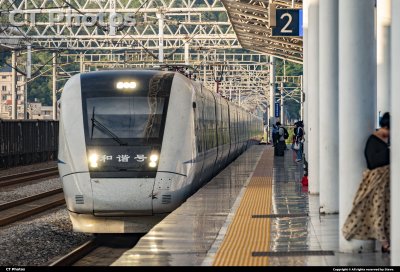 CRH1B进连江站