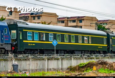 999251