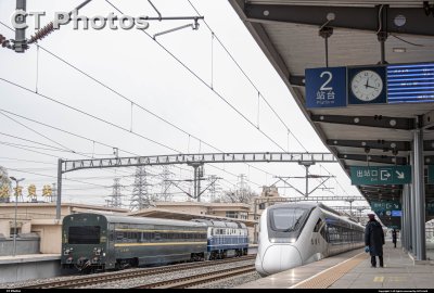 站台邂逅神秘上环临空