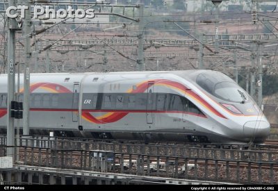 昆局新车CR400AF-S-2479临时担当前往重庆的G2868次