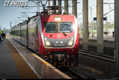 Z389驶入德阳站