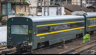 999529