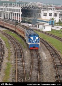 DF5-1818牵引25G往福州站方向