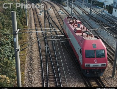 SS9-0168在上海站换挂