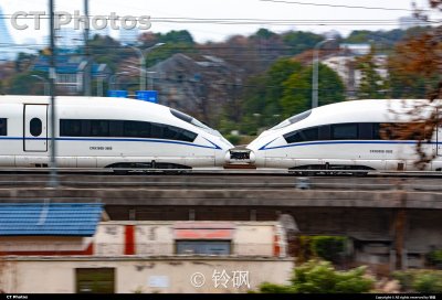 G7473次加速驶离丽水站