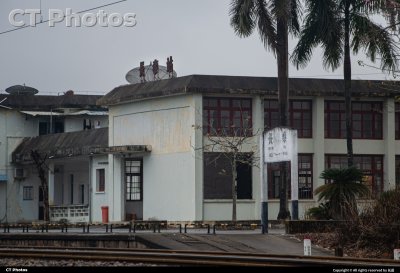 隐藏于丘陵之间不为人知的小站