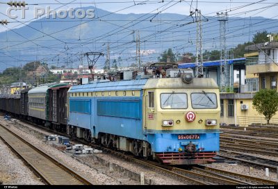 SS4-0677牵引客货通勤进漳平站三道