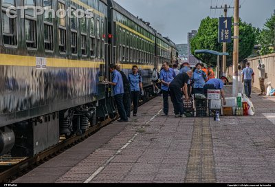 人民铁路为人民，人民铁路人民爱