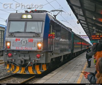 春运临客进入安顺站