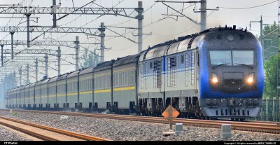 客车Z30次广阳站接近