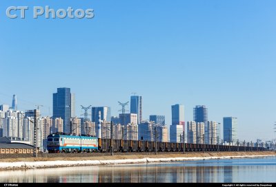 钢铁动脉与滨海天际