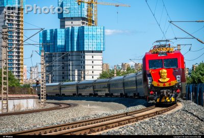 电客Z158次长春站接近