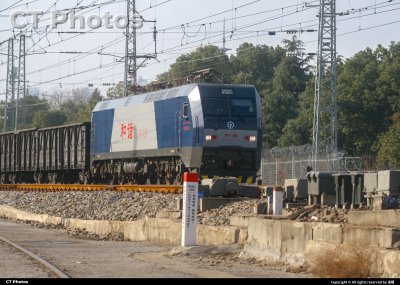 HXD1B-0426通过汉西站