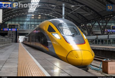 DJ1606停靠汉口九站台