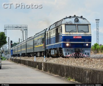 K232茂名西站一道发车