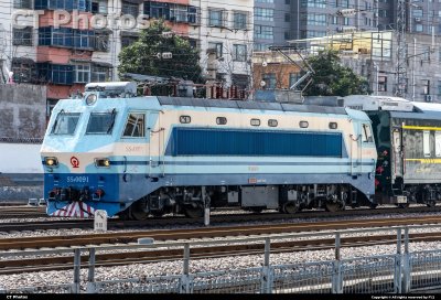 疾驰在陇海线的蓝色小四轮