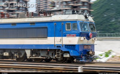 贵阳西下行线蓝色闪电风驰电掣