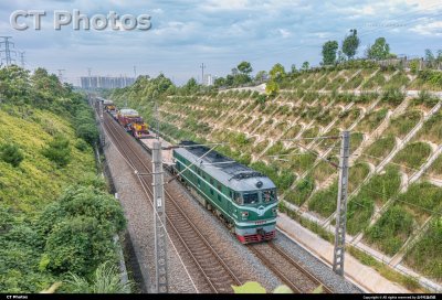 超级超限行驶在南昌枢纽西环线