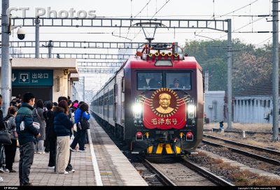 电客7709涿州站一道停妥