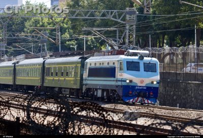 蓝弓广局韶山八经过弯道