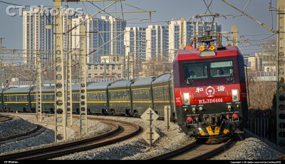 HXD3D牵引Z315次经过井家沟大弯