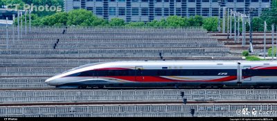 CR400BFZ驶入南京南站