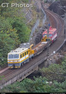 小轨汽压弯通过